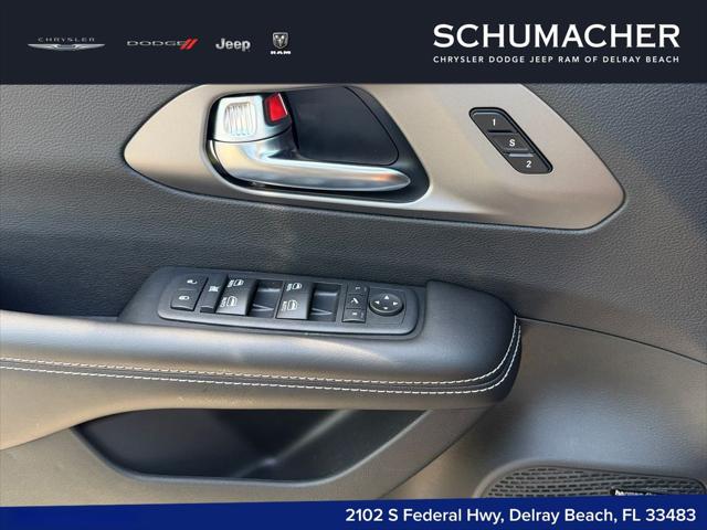2027 Chrysler Pacifica Limited