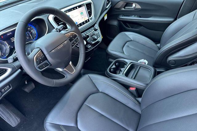 2027 Chrysler Pacifica Pacifica Select