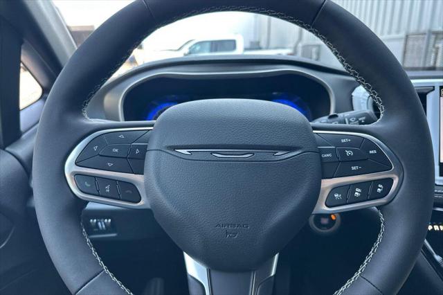 2027 Chrysler Pacifica Pacifica Select