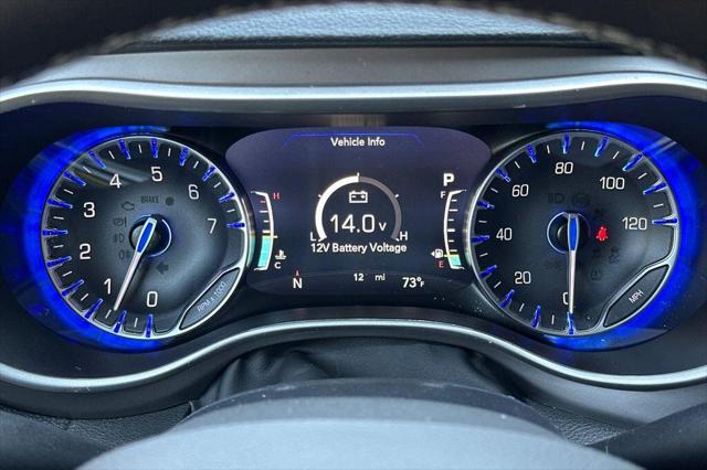 2027 Chrysler Pacifica Pacifica Select