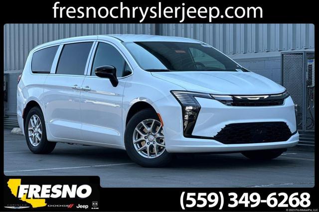 2027 Chrysler Pacifica Pacifica Select for sale in Fresno, CA