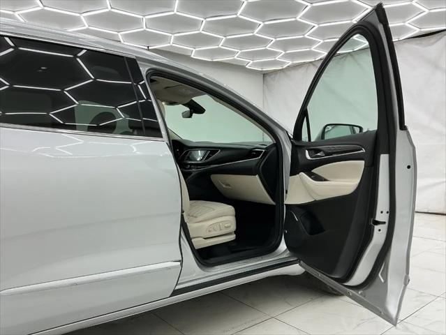 2022 Buick Enclave AWD Avenir