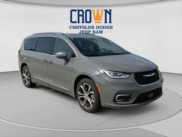2022 Chrysler Pacifica Pinnacle AWD for sale in Washington, PA