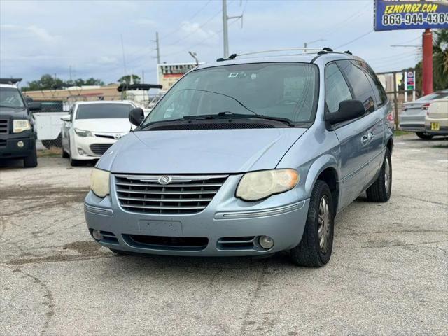2005 Chrysler Town & Country Limited for sale in Winter Haven, FL