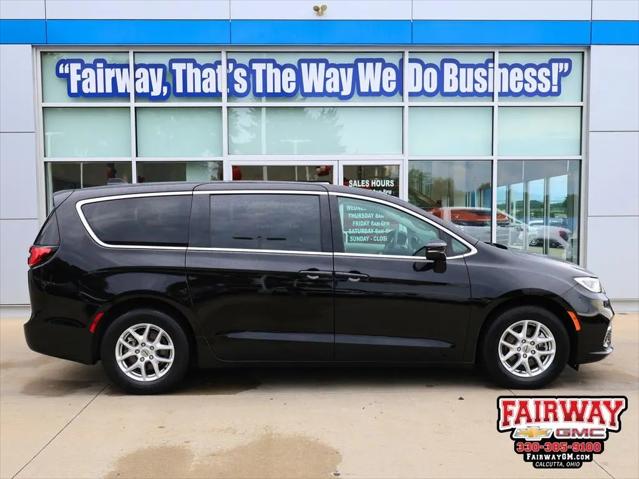 2024 Chrysler Pacifica Touring L for sale in Calcutta, OH