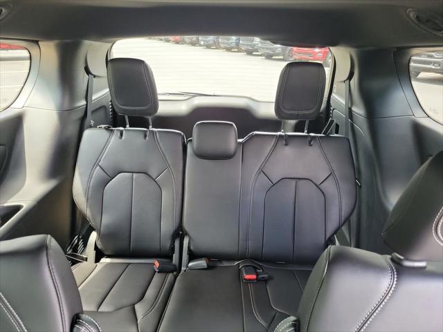 2027 Chrysler Pacifica LX