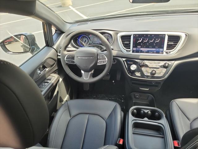 2027 Chrysler Pacifica LX