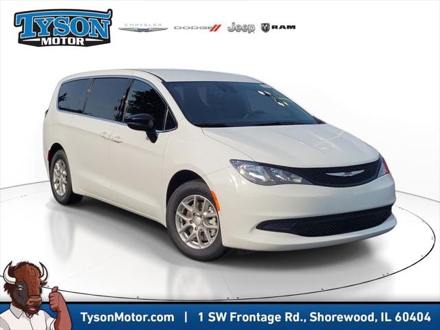 2027 Chrysler Pacifica LX for sale in Shorewood, IL