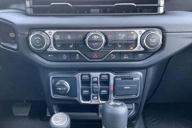 2026 Jeep Wrangler 4-Door Sahara - Photo 16