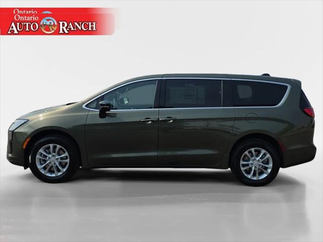 2027 Chrysler Pacifica PACIFICA SELECT AWD