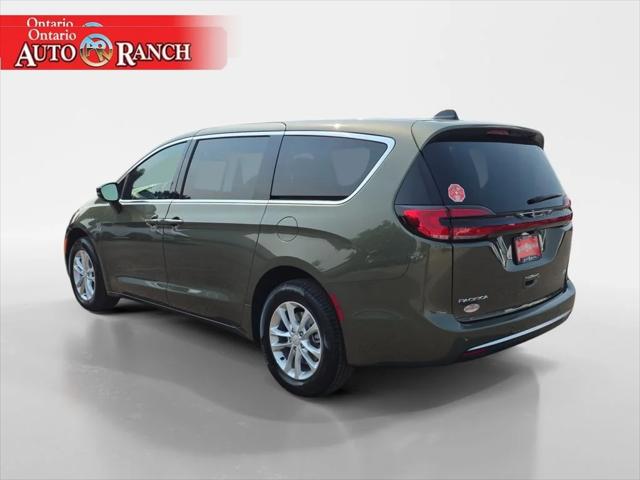 2027 Chrysler Pacifica PACIFICA SELECT AWD