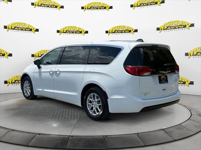 2027 Chrysler Pacifica LX