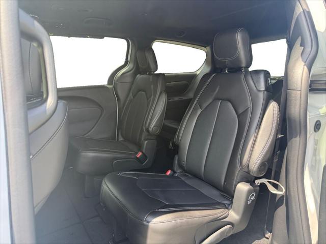 2027 Chrysler Pacifica LX