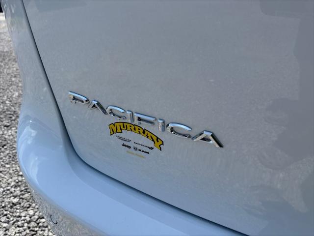 2027 Chrysler Pacifica LX