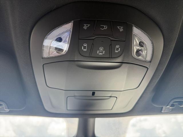 2027 Chrysler Pacifica LX
