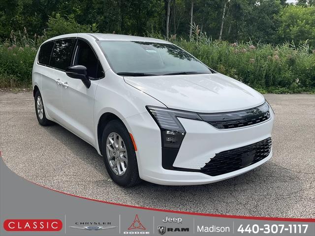2027 Chrysler Pacifica Select for sale in Madison, OH
