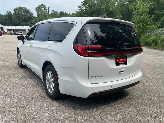 2027 Chrysler Pacifica Select