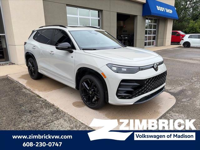 2025 Volkswagen Tiguan 2.0T SE R-Line Black for sale in Madison, WI