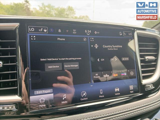 2027 Chrysler Pacifica Select