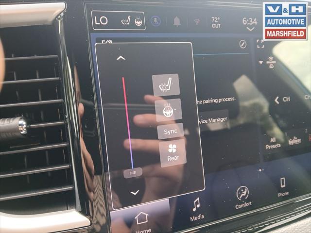 2027 Chrysler Pacifica Select