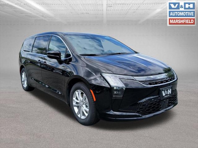 2027 Chrysler Pacifica Select for sale in Marshfield, WI