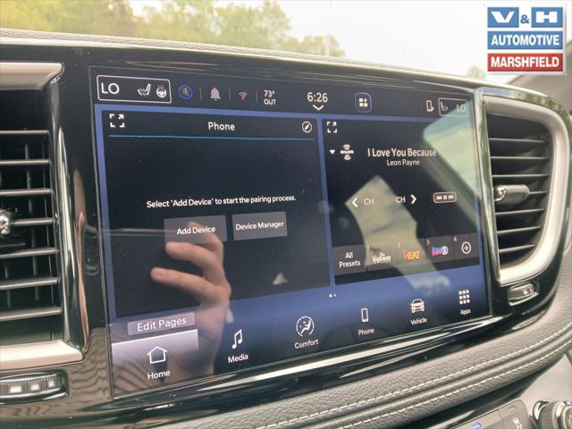 2027 Chrysler Pacifica Select