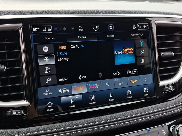 2027 Chrysler Pacifica Select