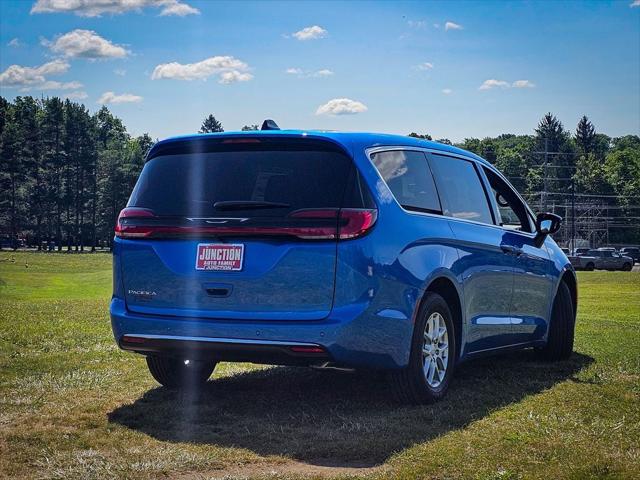 2027 Chrysler Pacifica PACIFICA SELECT