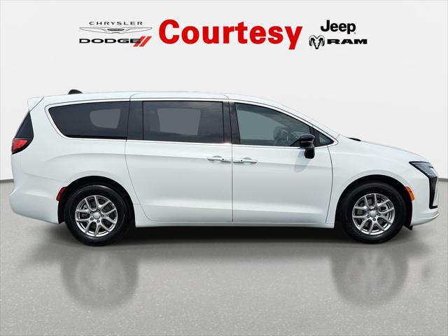 2027 Chrysler Pacifica PACIFICA SELECT