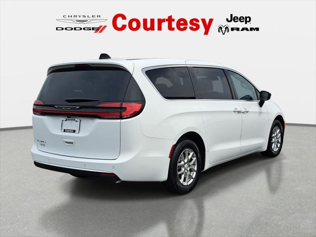 2027 Chrysler Pacifica PACIFICA SELECT