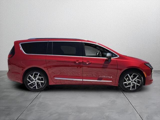 2027 Chrysler Pacifica Pinnacle
