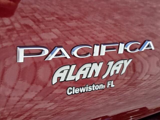 2027 Chrysler Pacifica Pinnacle