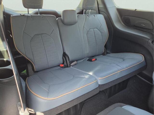 2027 Chrysler Pacifica Pinnacle