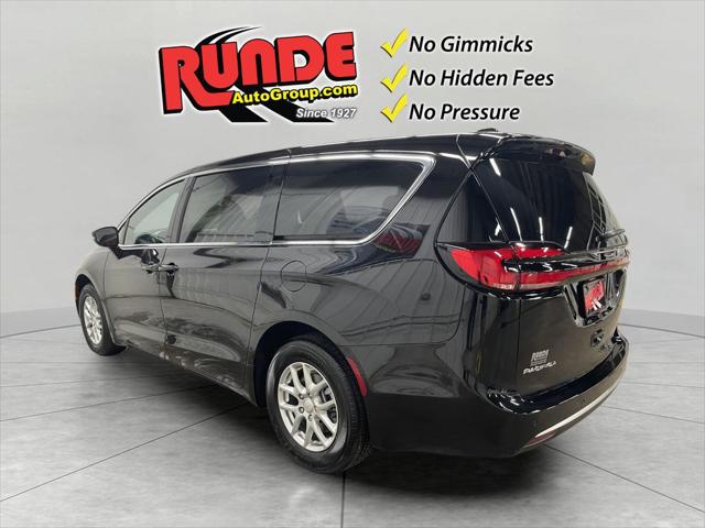 2027 Chrysler Pacifica PACIFICA SELECT
