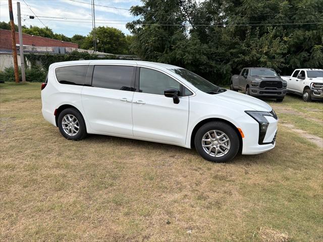 2027 Chrysler Pacifica PACIFICA SELECT