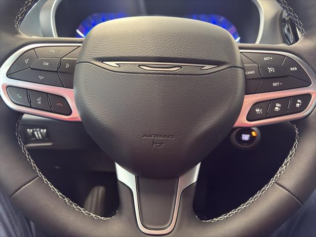 2027 Chrysler Pacifica PACIFICA SELECT