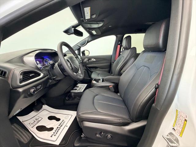 2027 Chrysler Pacifica PACIFICA SELECT