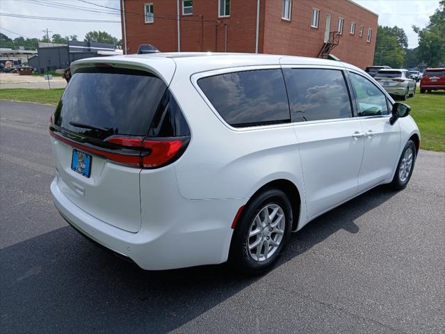 2027 Chrysler Pacifica PACIFICA SELECT