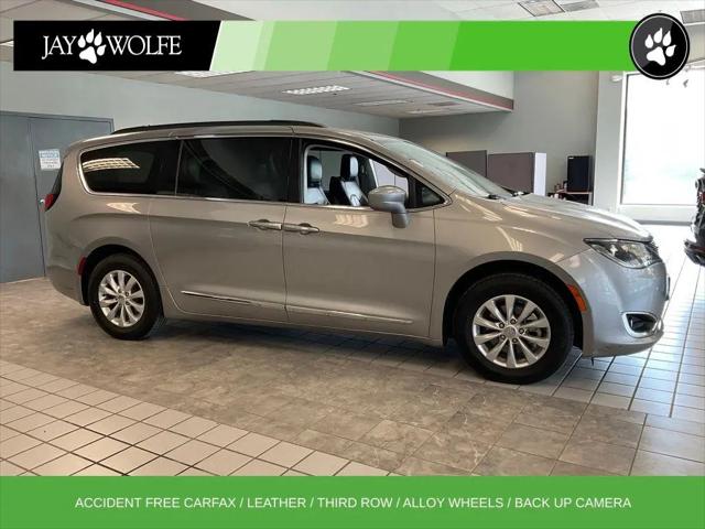 2017 Chrysler Pacifica Touring-L for sale in Kansas City, MO