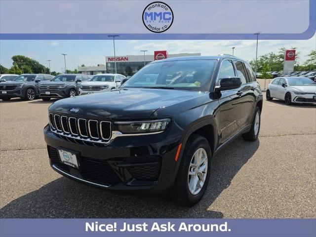 2023 Jeep Grand Cherokee Laredo 4x4 for sale in Mankato, MN