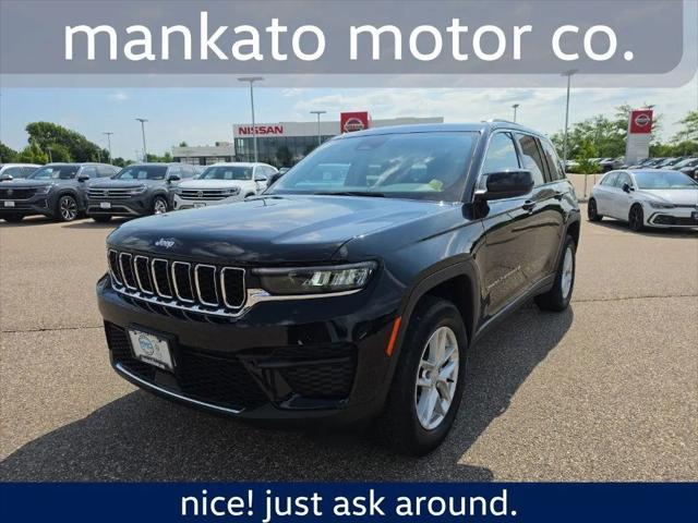 2023 Jeep Grand Cherokee Laredo 4x4 for sale in Mankato, MN