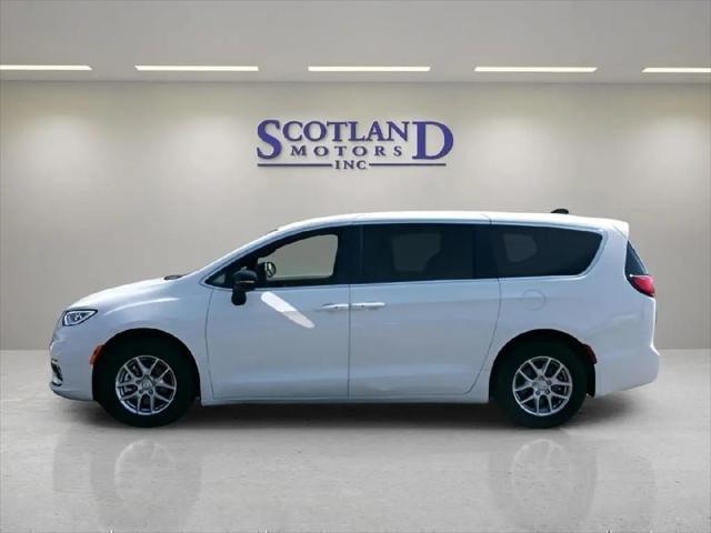 2025 Chrysler Pacifica Select for sale in Laurinburg, NC