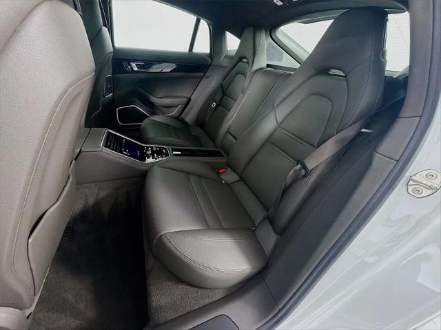 2023 Porsche Panamera 4 Platinum Edition
