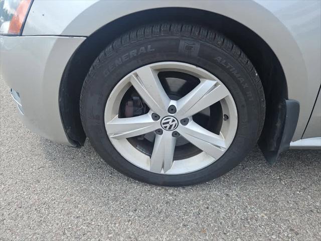 2013 Volkswagen Passat 2.5L SE