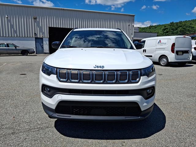 2022 Jeep Compass Latitude Lux 4x4 2022 Jeep Compass Latitude Lux 4x4