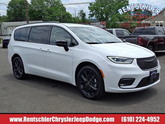2025 Chrysler Pacifica Limited AWD for sale in Slatington, PA