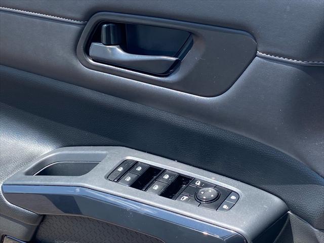 2023 Nissan Pathfinder SV FWD