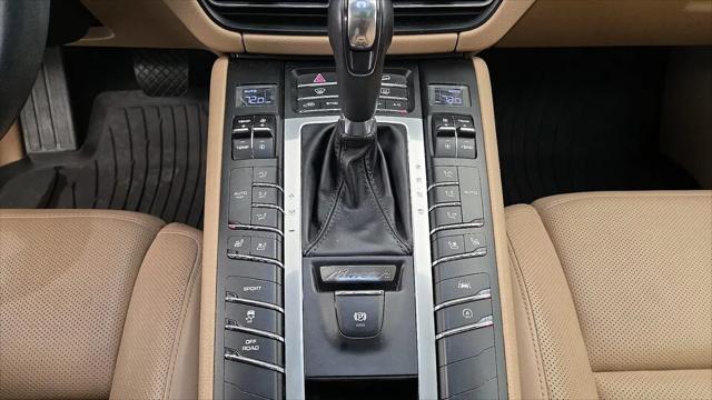 2020 Porsche Macan Macan