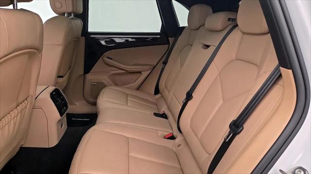 2020 Porsche Macan Macan