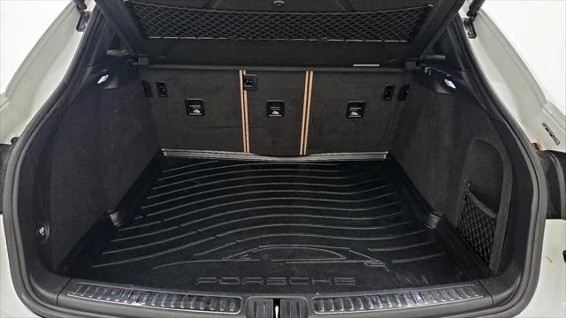2020 Porsche Macan Macan